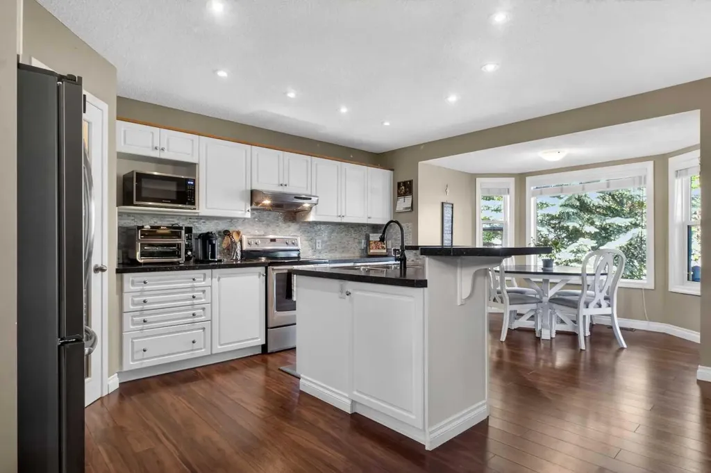 210 Douglas Ridge Place SE Calgary AB T2Z 2T4