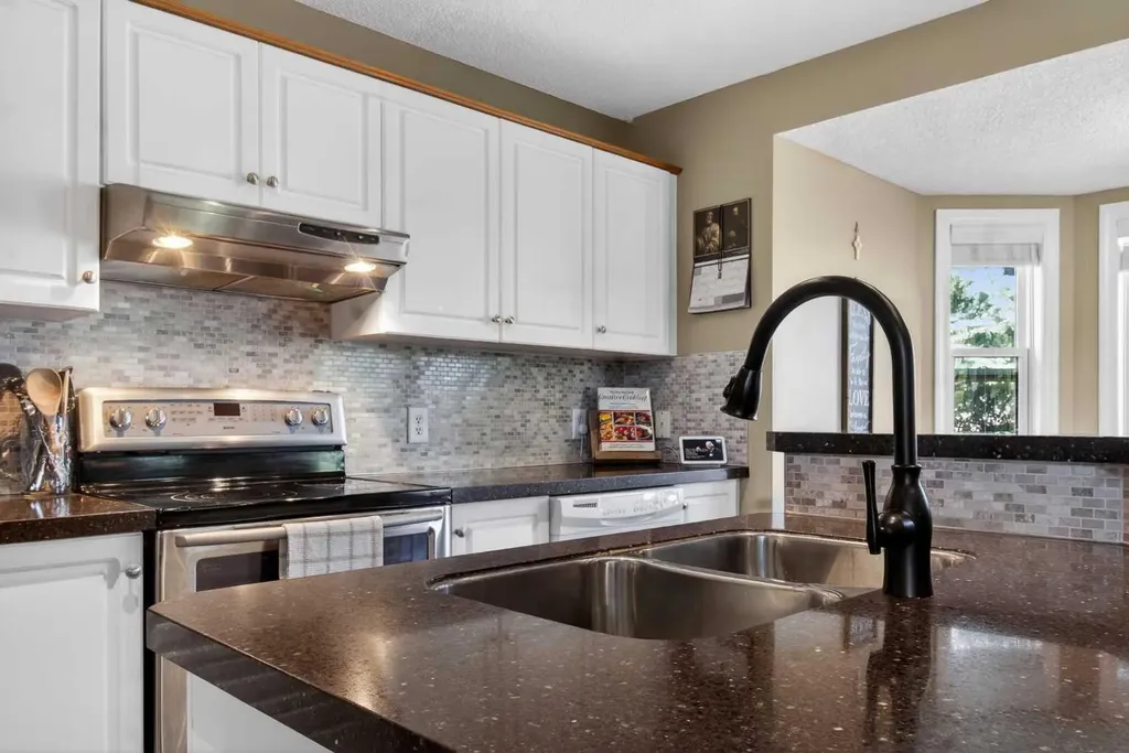 210 Douglas Ridge Place SE Calgary AB T2Z 2T4