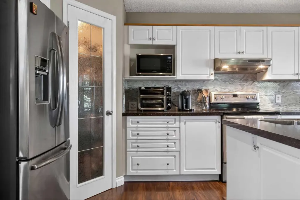 210 Douglas Ridge Place SE Calgary AB T2Z 2T4