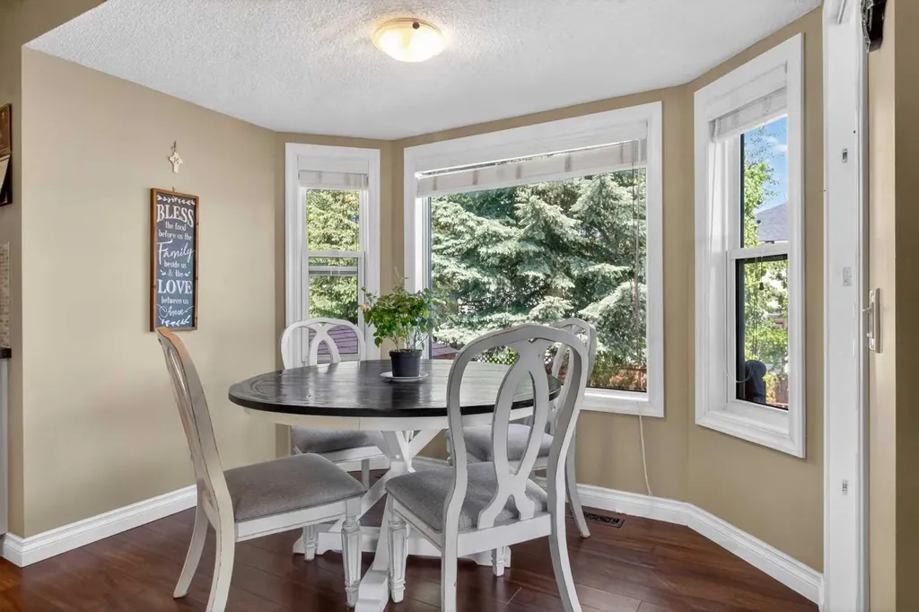 210 Douglas Ridge Place SE Calgary AB T2Z 2T4