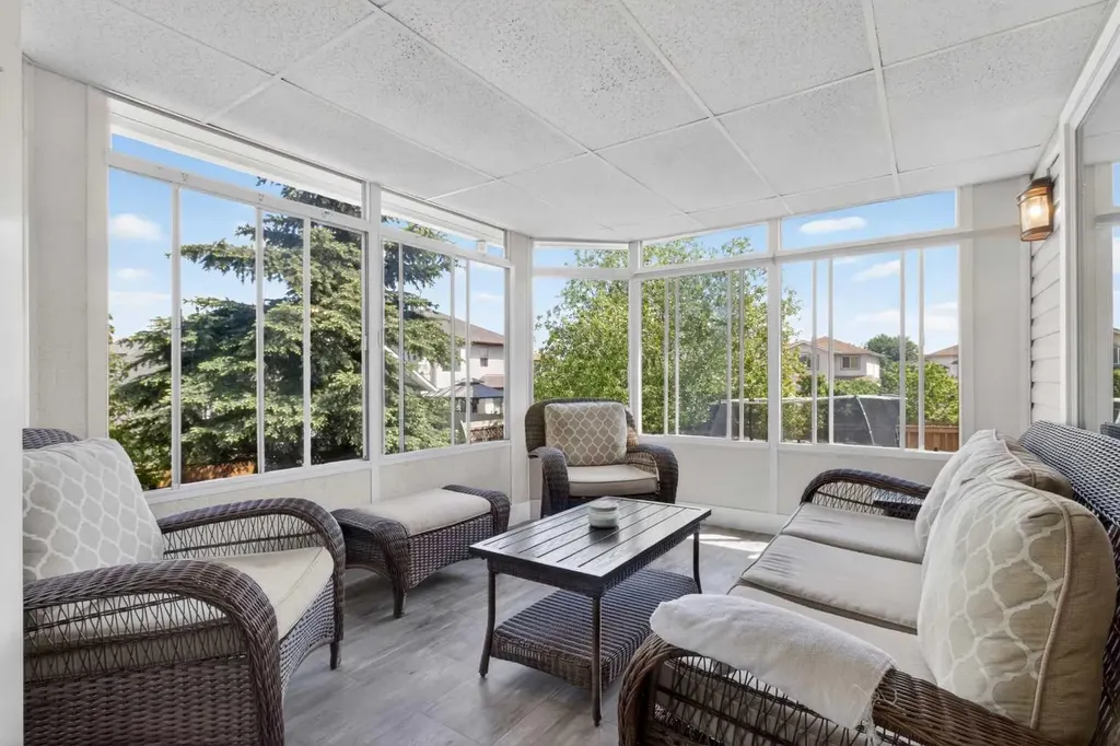 210 Douglas Ridge Place SE Calgary AB T2Z 2T4