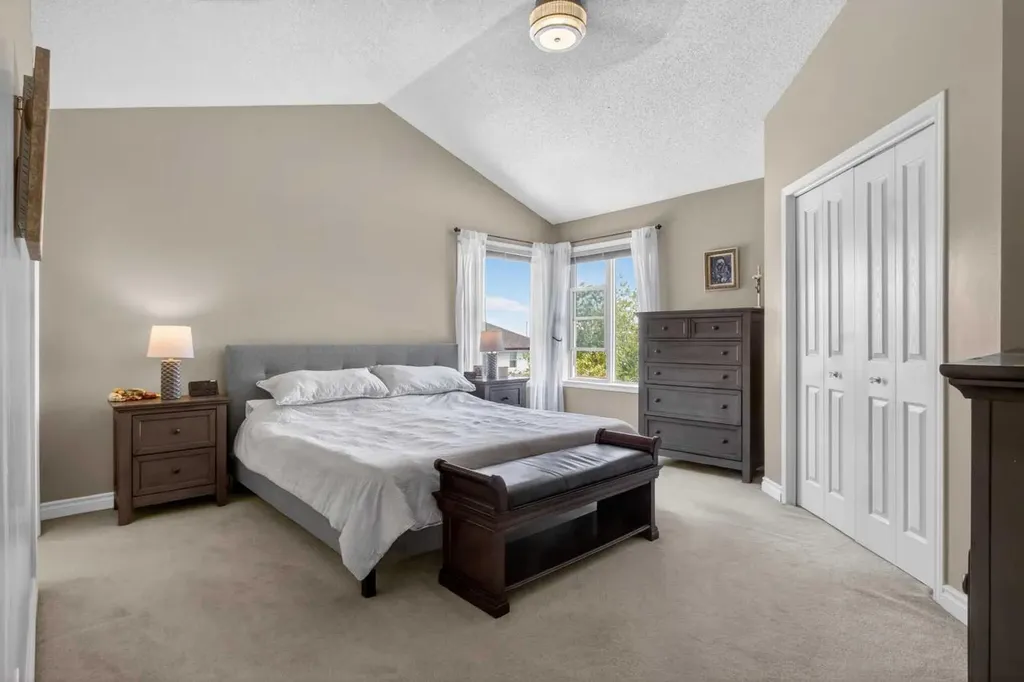 210 Douglas Ridge Place SE Calgary AB T2Z 2T4