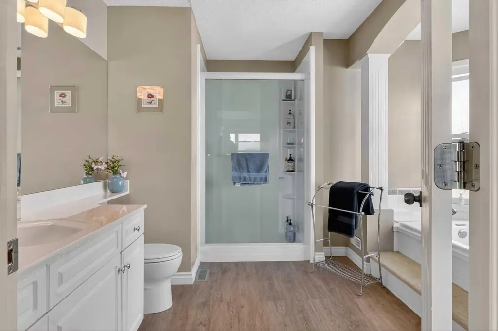 210 Douglas Ridge Place SE Calgary AB T2Z 2T4