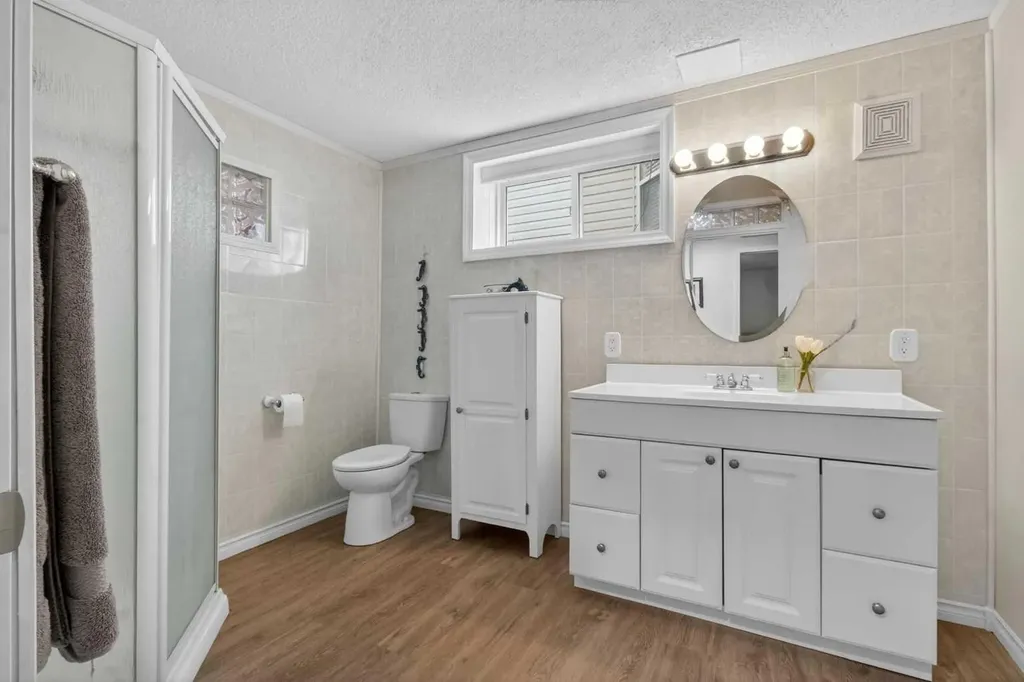 210 Douglas Ridge Place SE Calgary AB T2Z 2T4