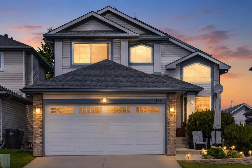 210 Douglas Ridge Place SE Calgary AB T2Z 2T4