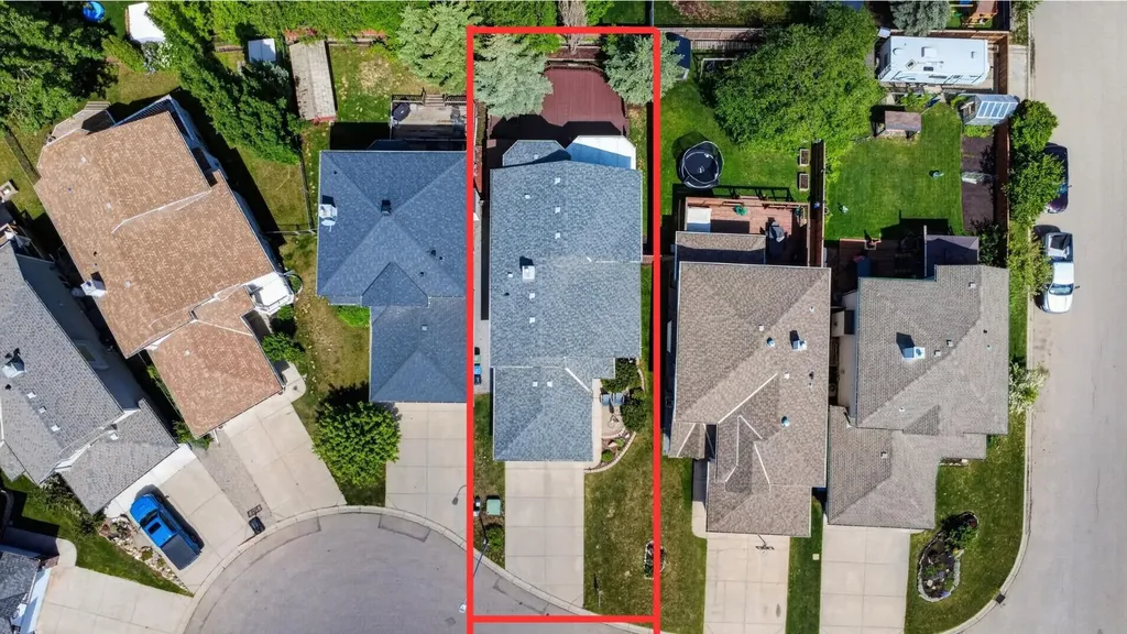 210 Douglas Ridge Place SE Calgary AB T2Z 2T4