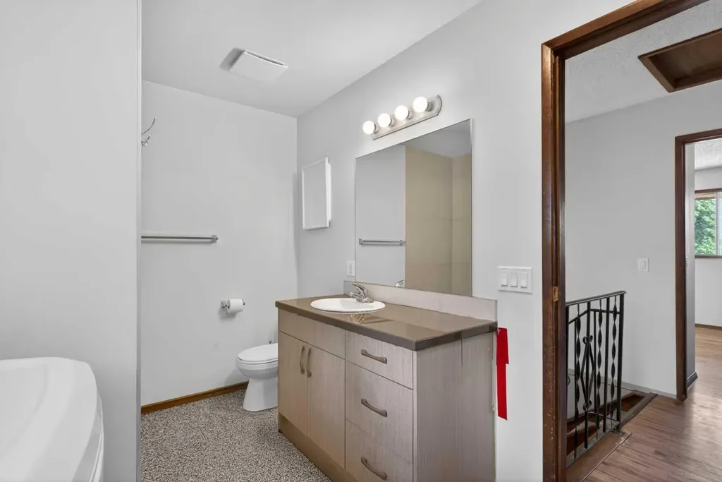 2520 Palliser Drive SW Calgary AB T2V4S9