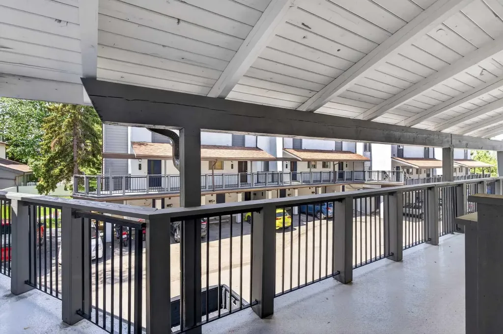 2520 Palliser Drive SW Calgary AB T2V4S9