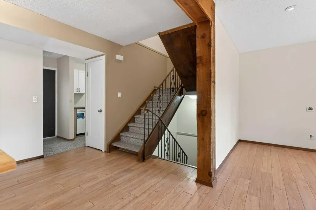 2520 Palliser Drive SW Calgary AB T2V4S9