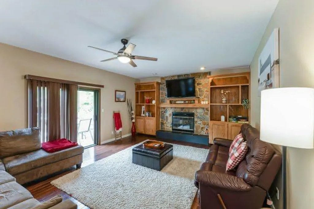 181 Huntington Park Drumheller AB T0J0Y6