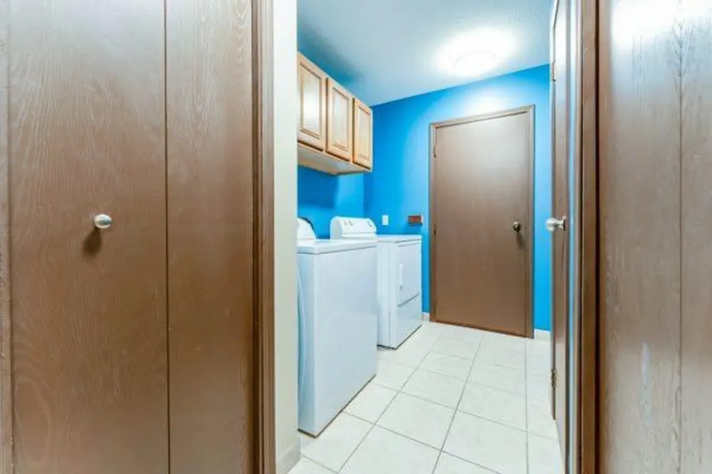 181 Huntington Park Drumheller AB T0J0Y6