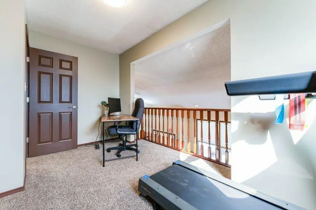 181 Huntington Park Drumheller AB T0J0Y6