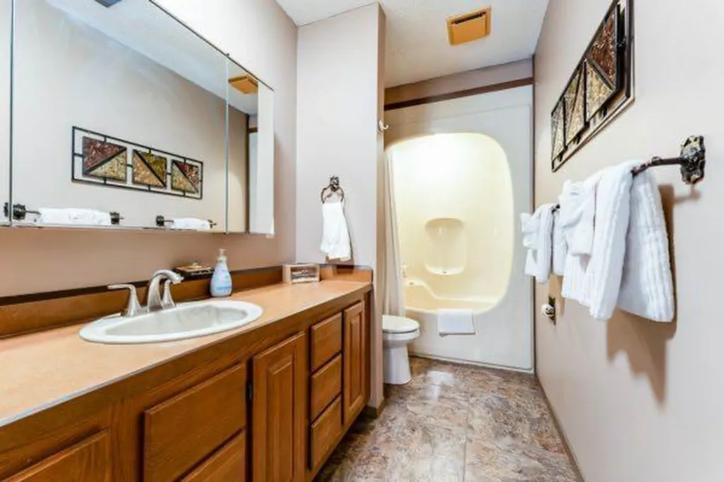 181 Huntington Park Drumheller AB T0J0Y6