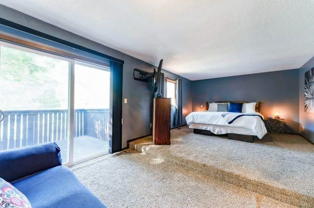 181 Huntington Park Drumheller AB T0J0Y6