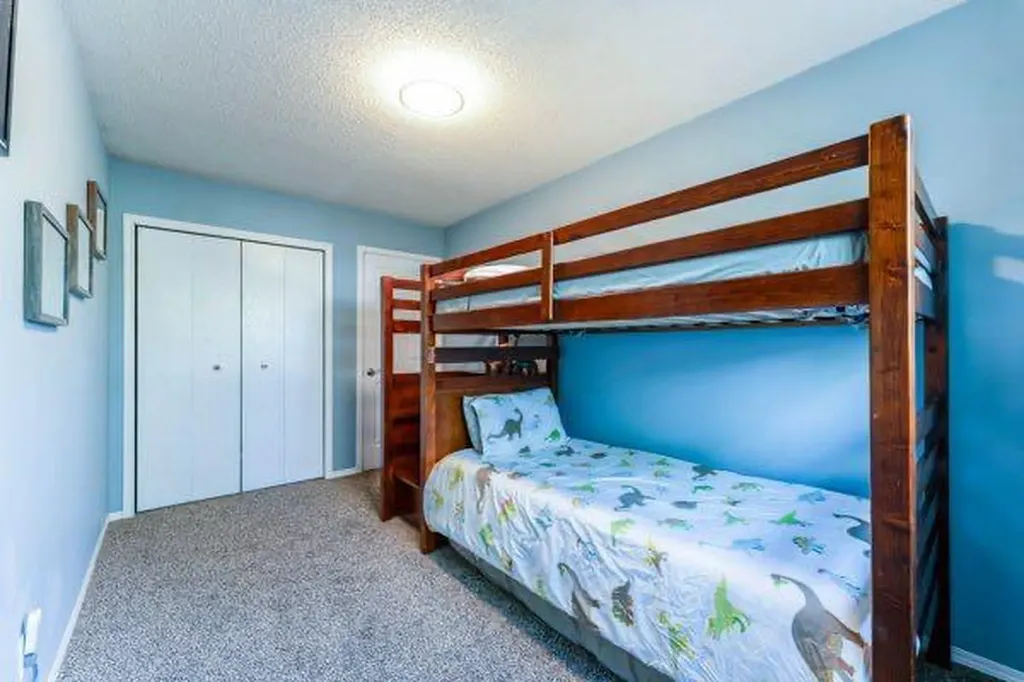 181 Huntington Park Drumheller AB T0J0Y6