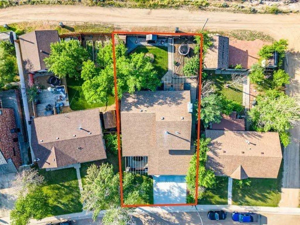 181 Huntington Park Drumheller AB T0J0Y6