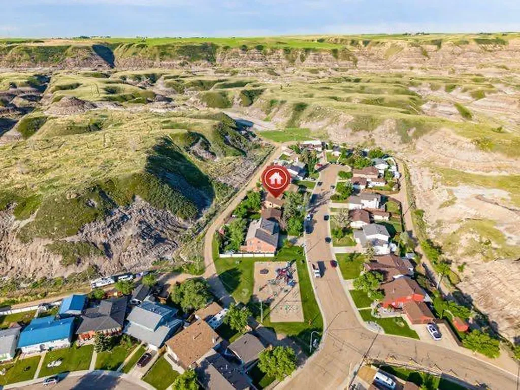 181 Huntington Park Drumheller AB T0J0Y6