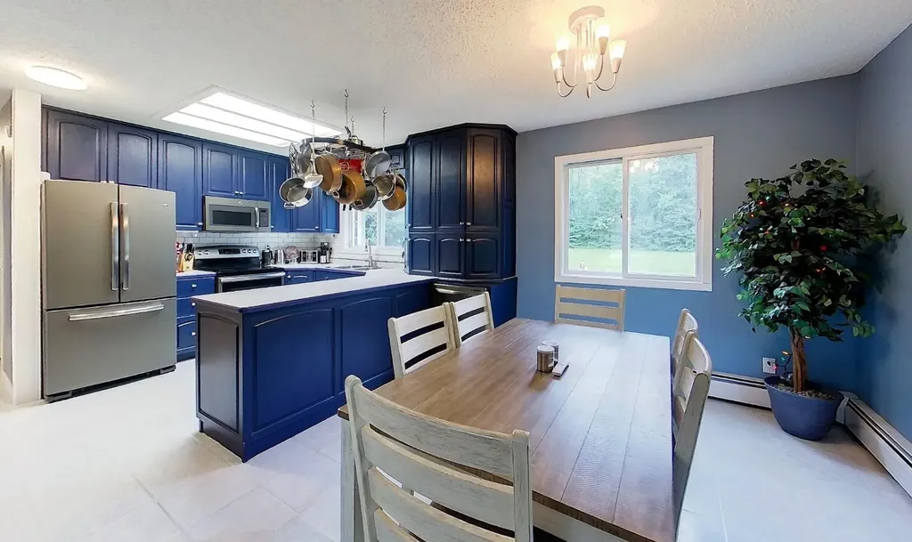6336 13 Avenue Edson AB T7E 1S2