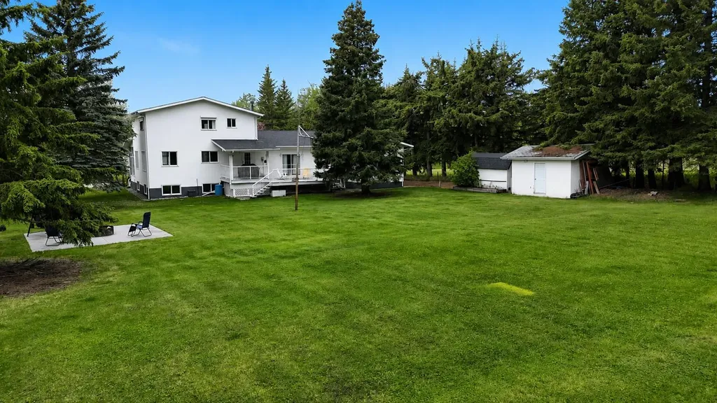 6336 13 Avenue Edson AB T7E 1S2
