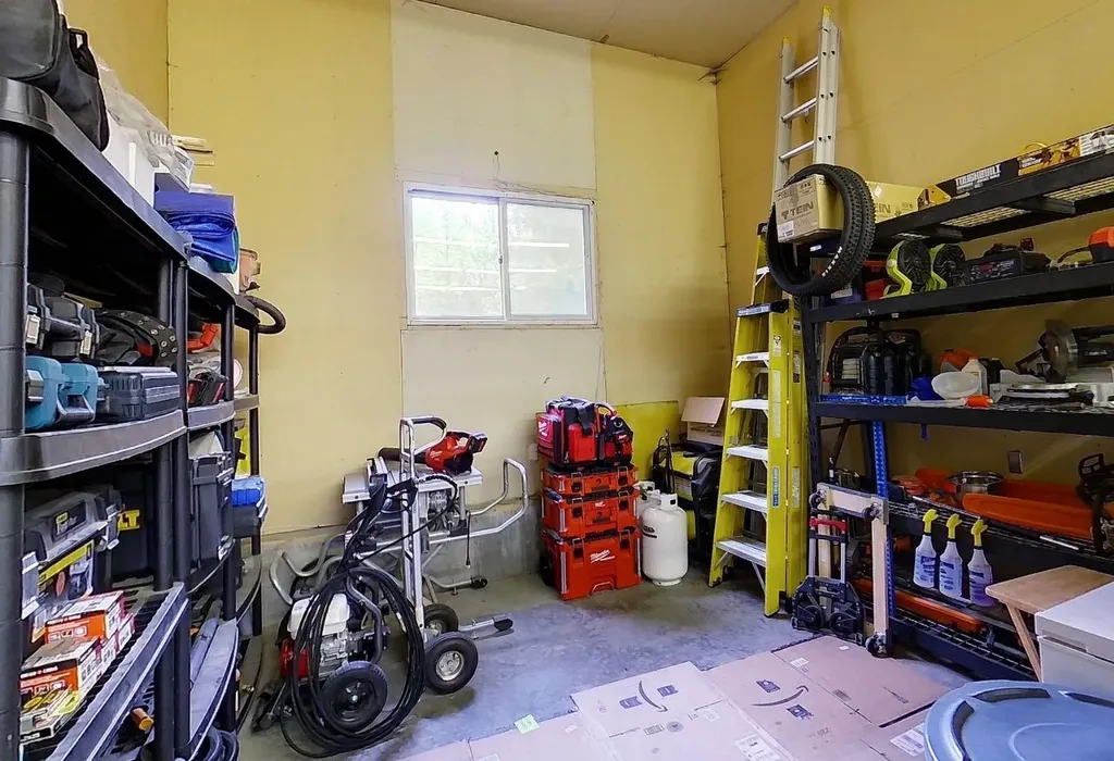 6336 13 Avenue Edson AB T7E 1S2