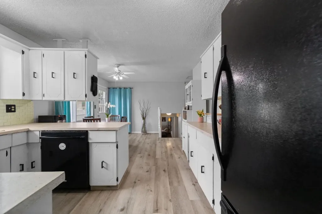 5221 42 Street Camrose AB T4V 1A7