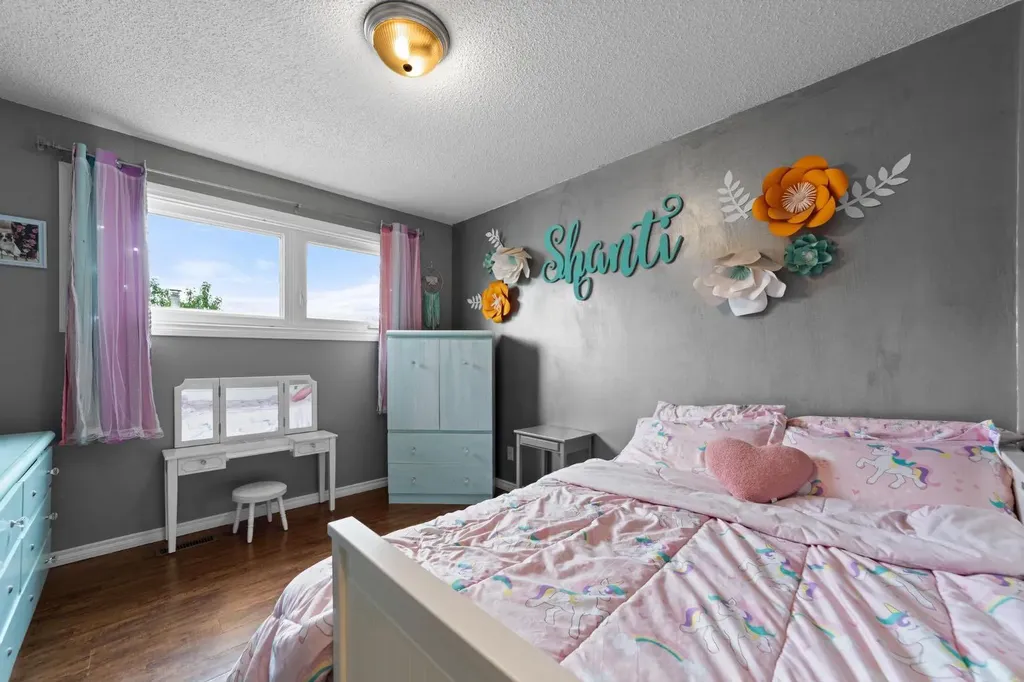 5221 42 Street Camrose AB T4V 1A7