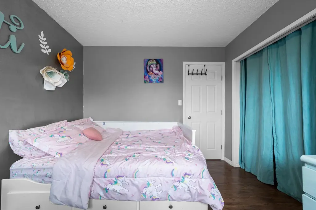 5221 42 Street Camrose AB T4V 1A7