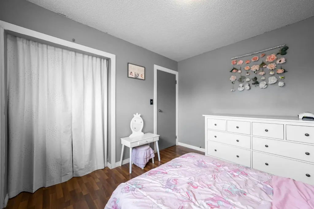 5221 42 Street Camrose AB T4V 1A7