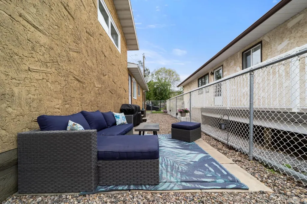 5221 42 Street Camrose AB T4V 1A7