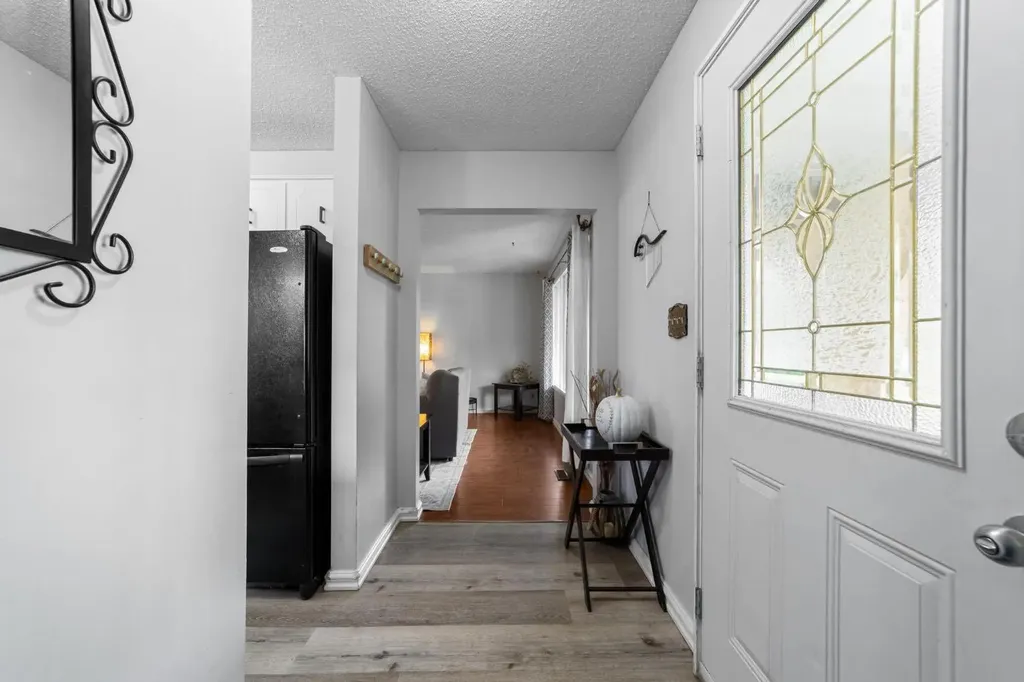 5221 42 Street Camrose AB T4V 1A7