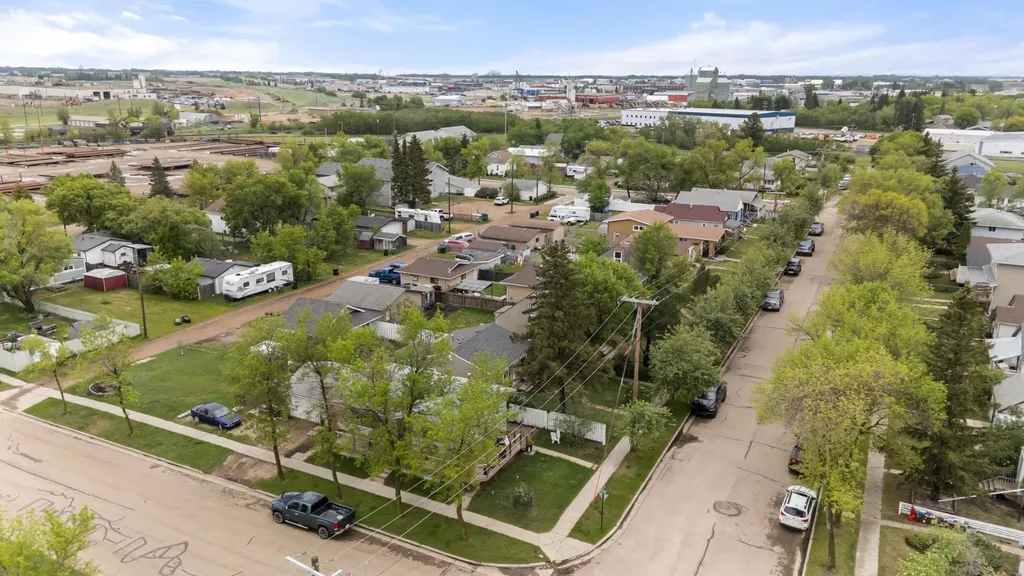 5221 42 Street Camrose AB T4V 1A7