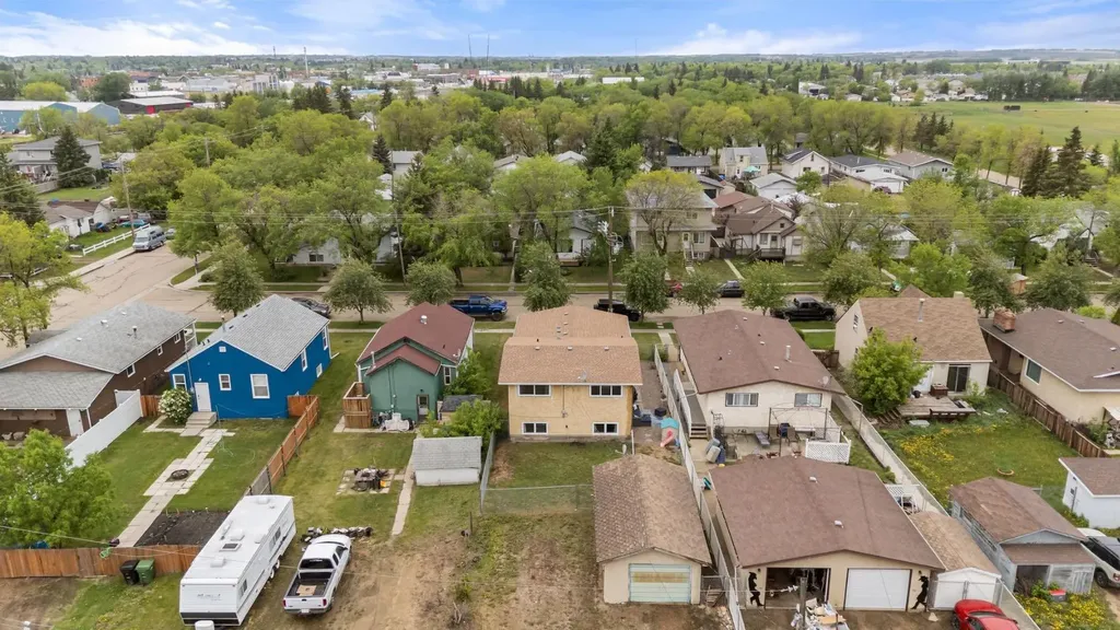 5221 42 Street Camrose AB T4V 1A7