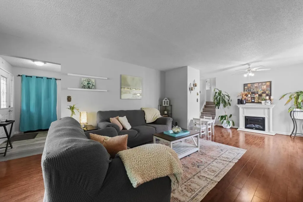 5221 42 Street Camrose AB T4V 1A7