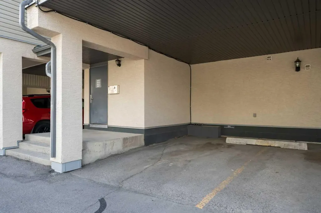 1540 29 Street NW Calgary AB T2N4M1