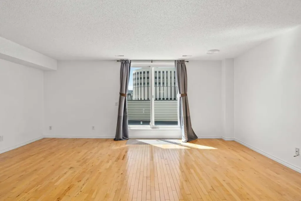 1540 29 Street NW Calgary AB T2N4M1
