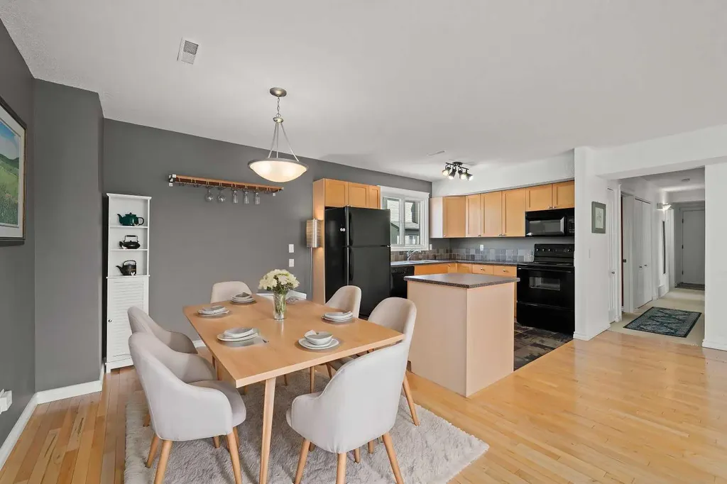1540 29 Street NW Calgary AB T2N4M1