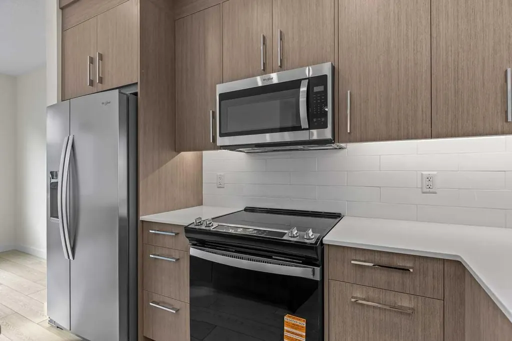 42 Corner Glen Manor NE Calgary AB T3N 2R4