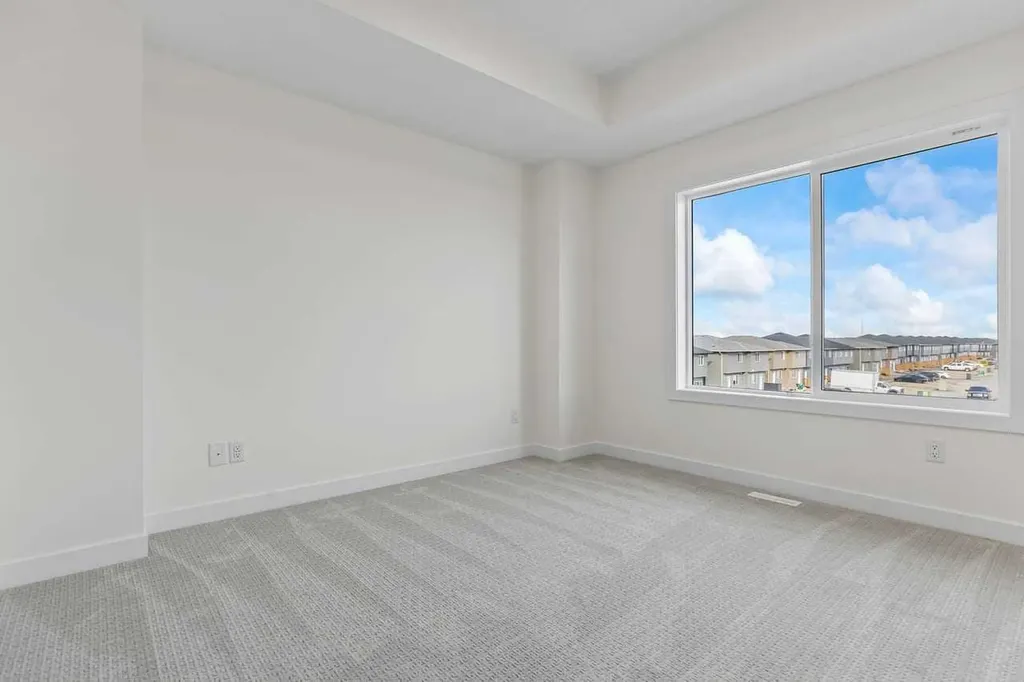 42 Corner Glen Manor NE Calgary AB T3N 2R4