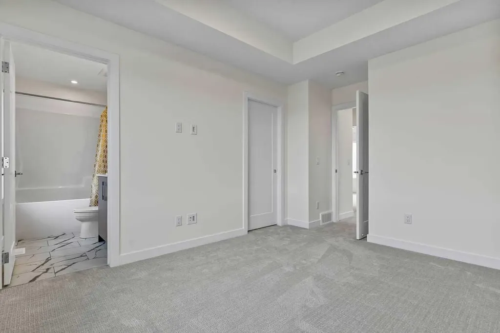 42 Corner Glen Manor NE Calgary AB T3N 2R4