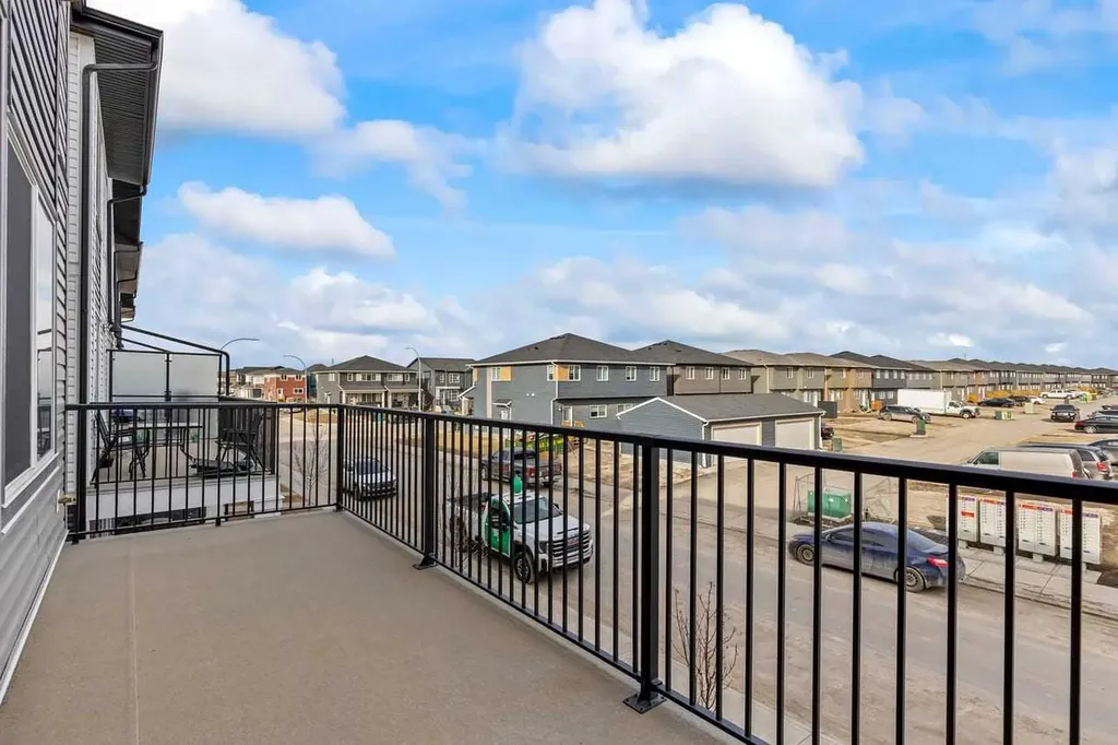 42 Corner Glen Manor NE Calgary AB T3N 2R4