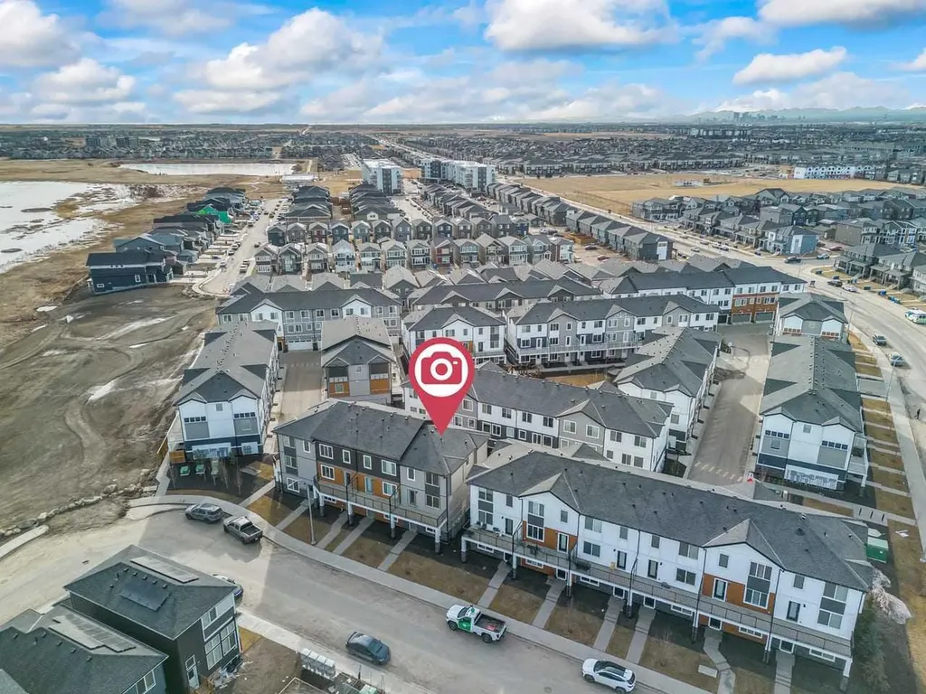 42 Corner Glen Manor NE Calgary AB T3N 2R4