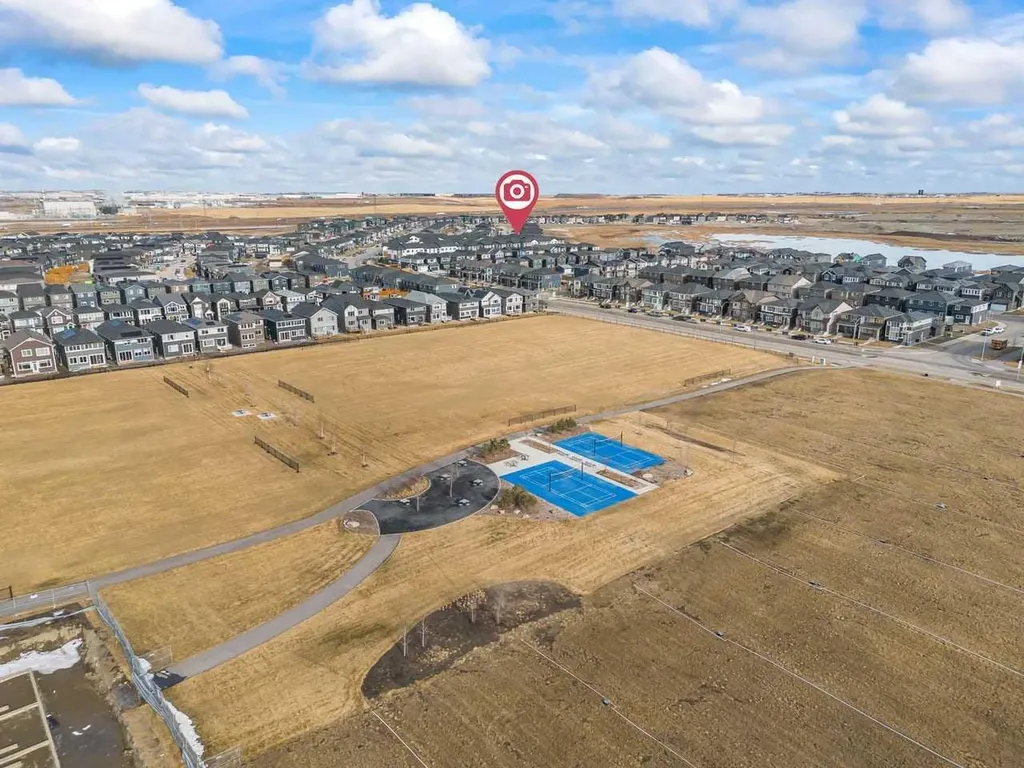 42 Corner Glen Manor NE Calgary AB T3N 2R4
