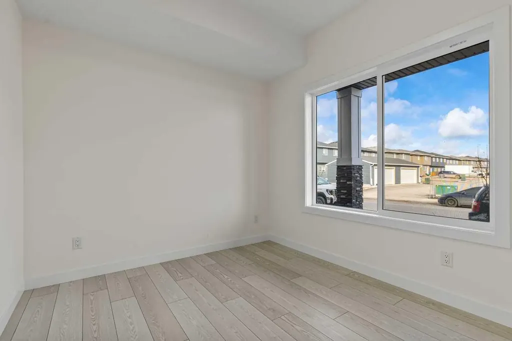 42 Corner Glen Manor NE Calgary AB T3N 2R4
