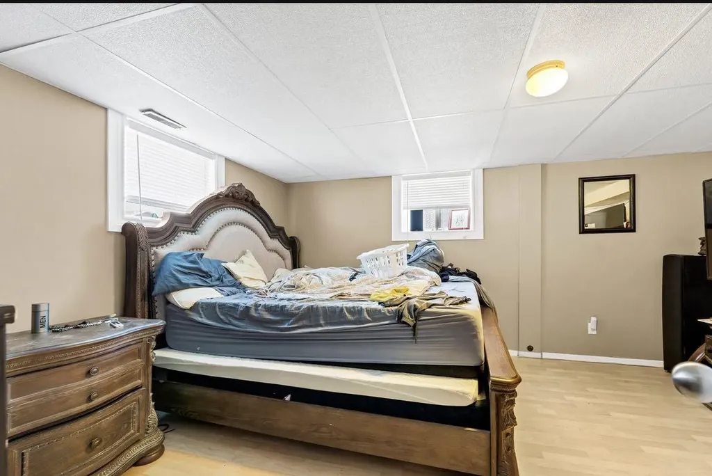 53 3 Street SW Medicine Hat AB T1A 4C4