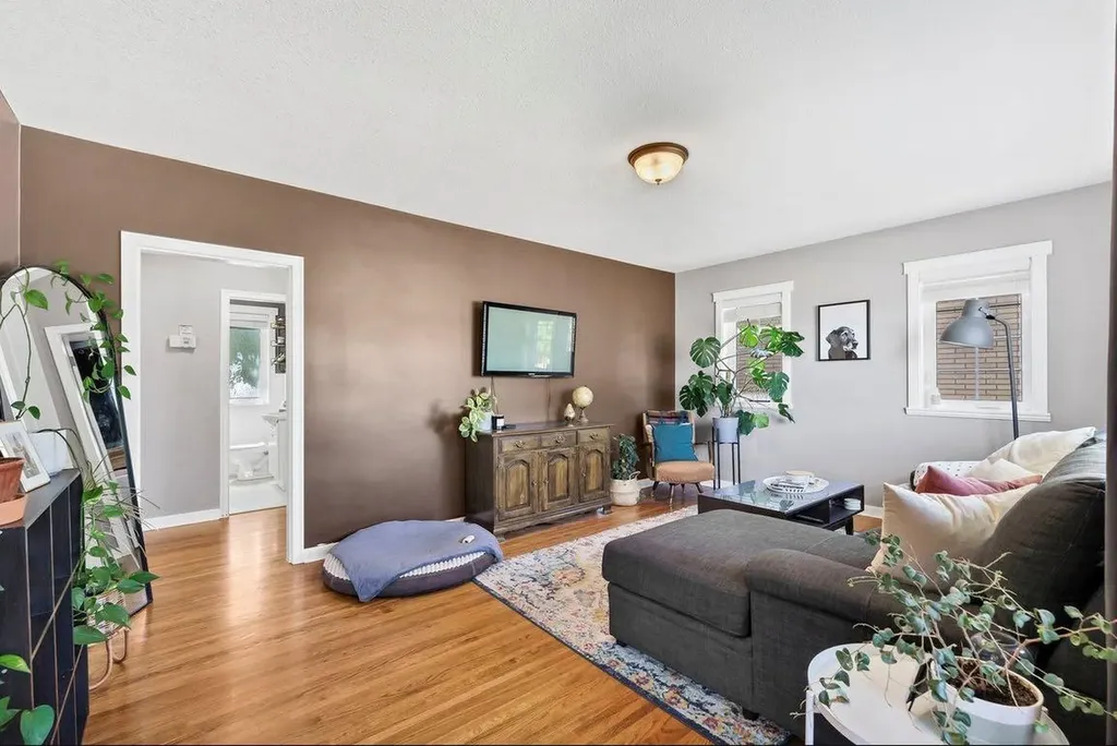 53 3 Street SW Medicine Hat AB T1A 4C4