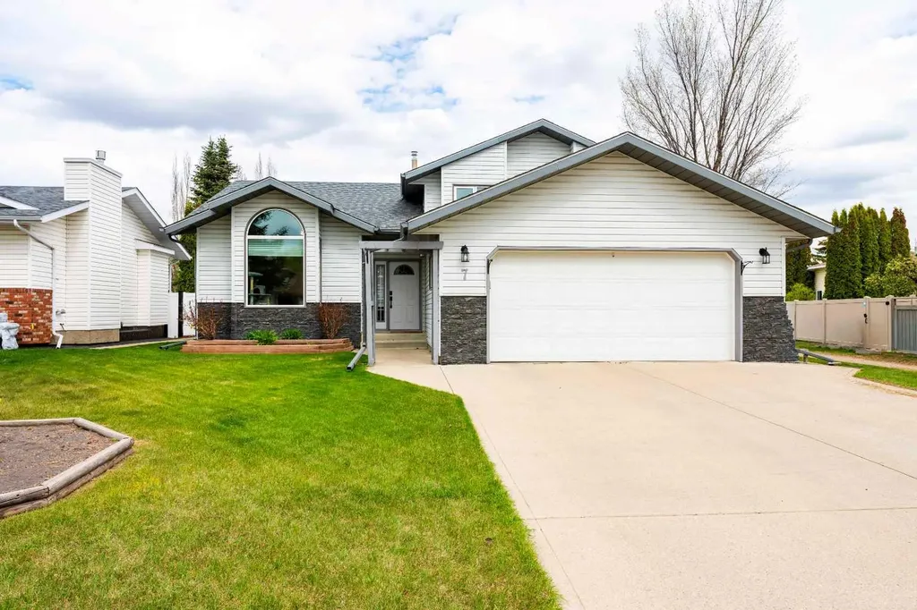 7 Davison Drive Red Deer AB T4R 2J3
