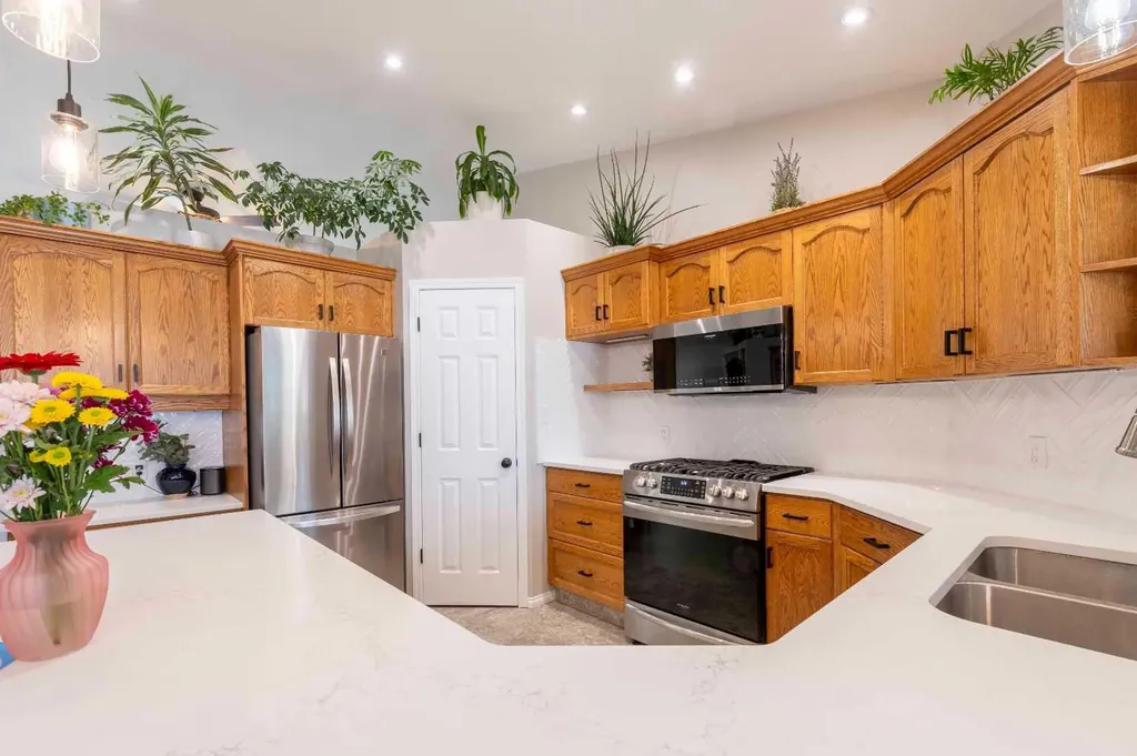 7 Davison Drive Red Deer AB T4R 2J3