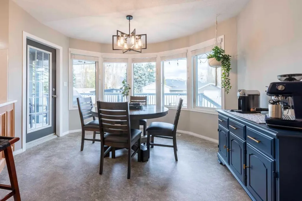 7 Davison Drive Red Deer AB T4R 2J3