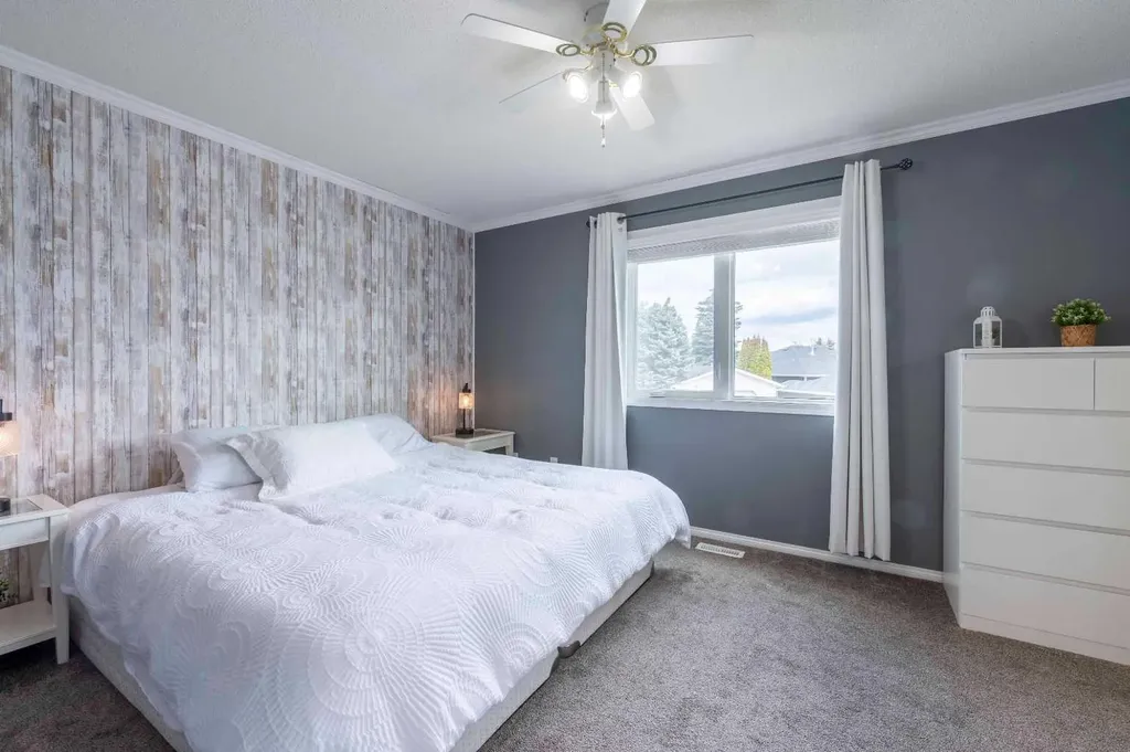7 Davison Drive Red Deer AB T4R 2J3
