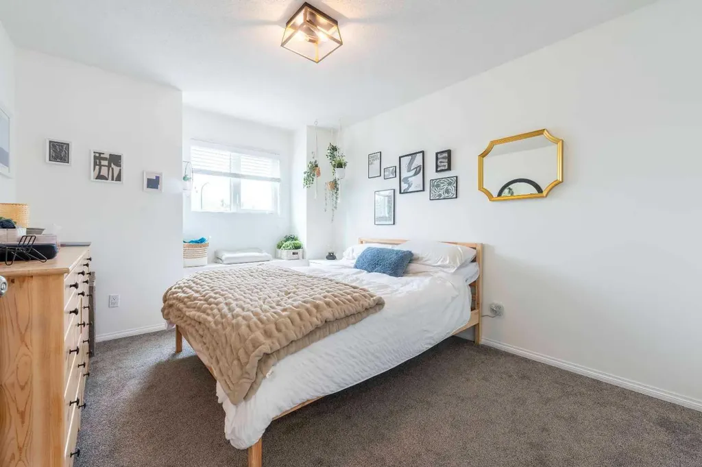 7 Davison Drive Red Deer AB T4R 2J3